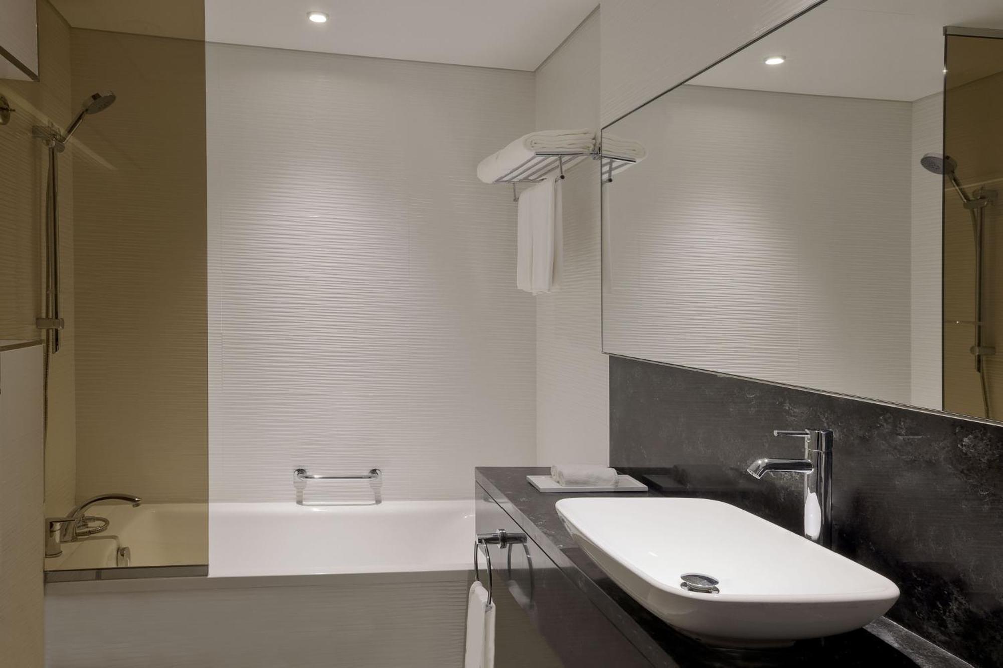 Hotel The First Collection Dubai Waterfront Exterior foto